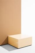 Pastill - Pop bord i färgat glas 60x60 cm - Beige - Soffbord - Från Ho...