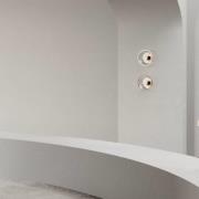 Nuura Aps Nuura LED-vägglampa Blossi Wall, Ø 23 cm, guld/opal