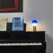 MARSET bordslampa Dipping Light, höjd 22 cm, blå/mässing