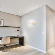 TEMAR LIGHTING Vägglampa Cleo D1DR410, pinjeträ, 41 cm lång, E27