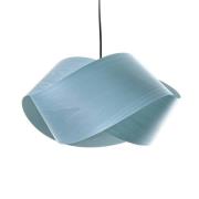 LZF LAMPS LZF pendellampa Nut, ljusblå/nickelfärgad, längd 42 cm Trä