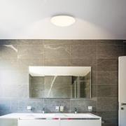 Briloner LED-taklampa Elara, vit, Ø 29 cm, IP44, plast