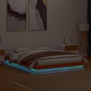 vidaXL Sängram med LED vaxad brun 150x200 cm massiv furu