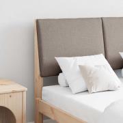 vidaXL Klädd sänggavel Taupe 135 cm Massiv furu