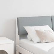 vidaXL Klädd sänggavel Ljusgrå 140 cm Massiv furu