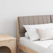 vidaXL Klädd sänggavel Taupe 135 cm Massiv furu