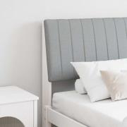 vidaXL Klädd sänggavel Ljusgrå 200 cm Massiv furu