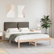 vidaXL Sängram med Klädd Huvudgavel Taupe 135 x 190 cm Massivt furu