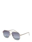 Pilgrim Ana Sunglasses Grey/Gold Grå