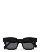 Monki Angular Cat-Eye Sunglasses Svart