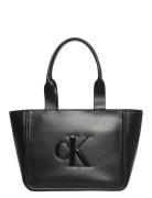 Calvin Klein Sandi Tote Svart