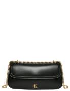 Calvin Klein Ck Convertible Chain Small Bag Svart